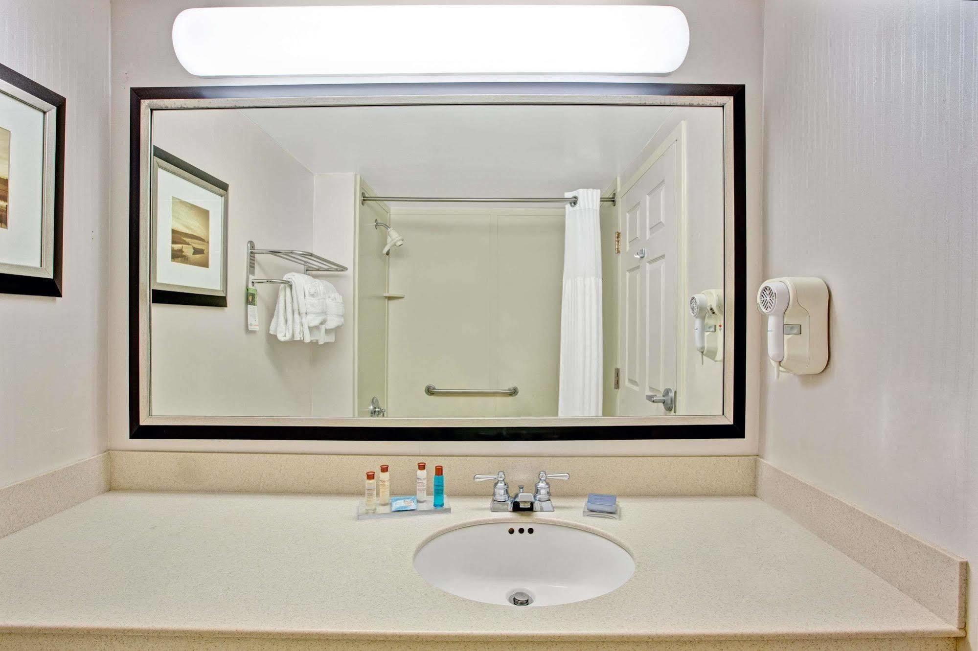 วินเกท บาย วินด์แฮม มัวร์สวิลล์ Hotel ภายนอก รูปภาพ